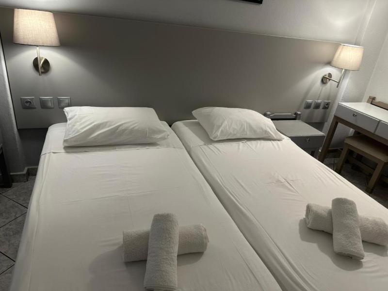 Karis Hotel image