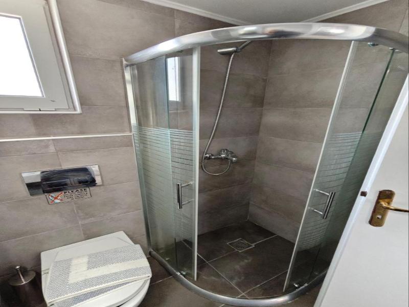 Karis Hotel image