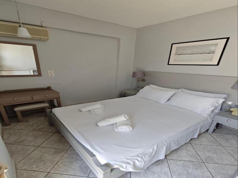 Karis Hotel image