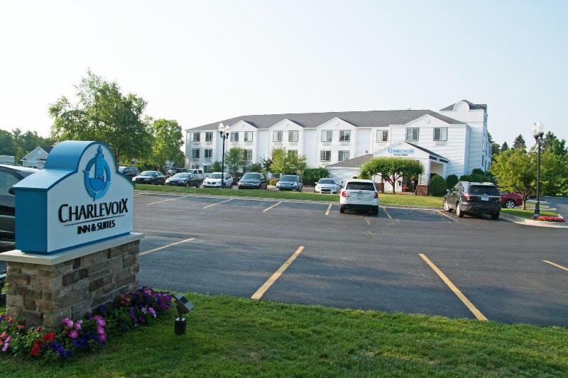 Charlevoix Inn & Suites SureStay Collection by Bes image