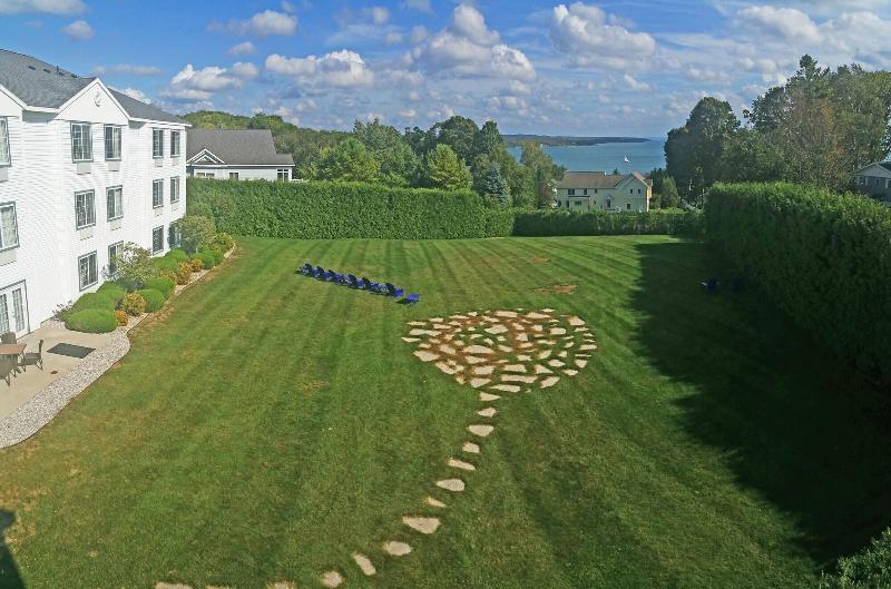 Charlevoix Inn & Suites SureStay Collection by Bes image