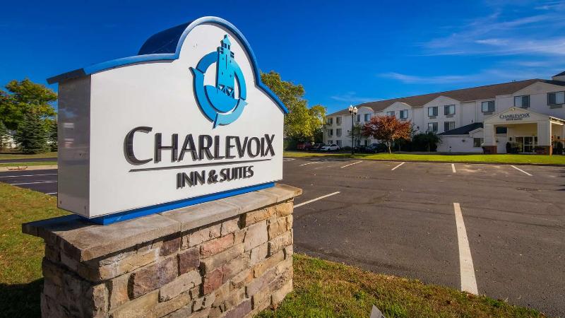 Charlevoix Inn & Suites SureStay Collection by Bes image