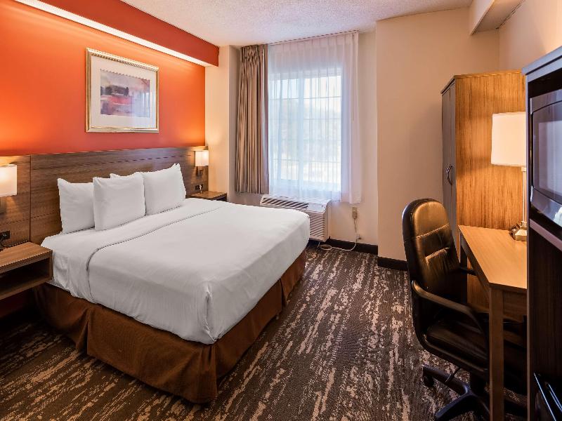 Charlevoix Inn & Suites SureStay Collection by Bes image