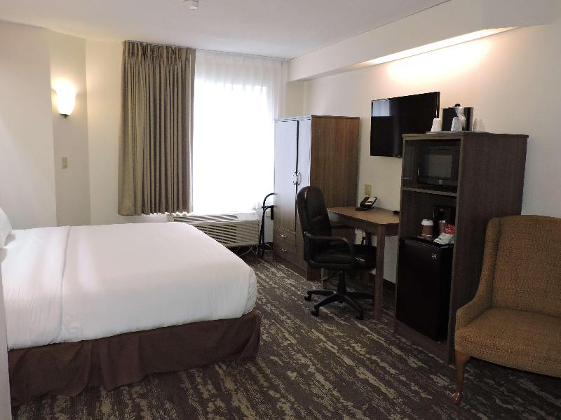 Charlevoix Inn & Suites SureStay Collection by Bes image