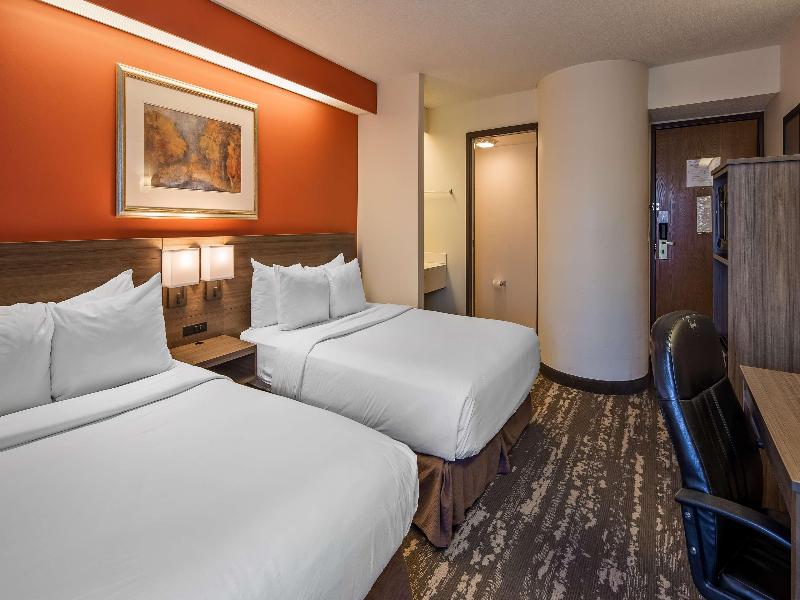 Charlevoix Inn & Suites SureStay Collection by Bes image