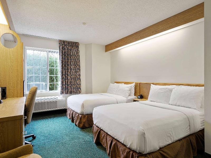 Charlevoix Inn & Suites SureStay Collection by Bes image