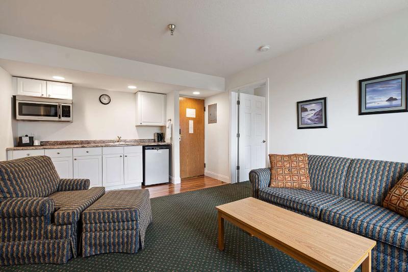Charlevoix Inn & Suites SureStay Collection by Bes image