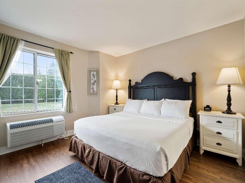 Charlevoix Inn & Suites SureStay Collection by Bes image