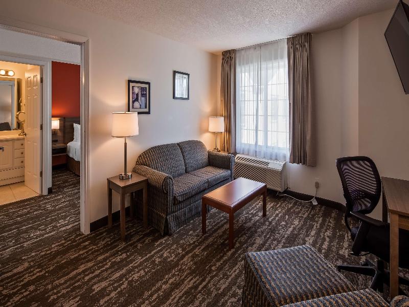 Charlevoix Inn & Suites SureStay Collection by Bes image