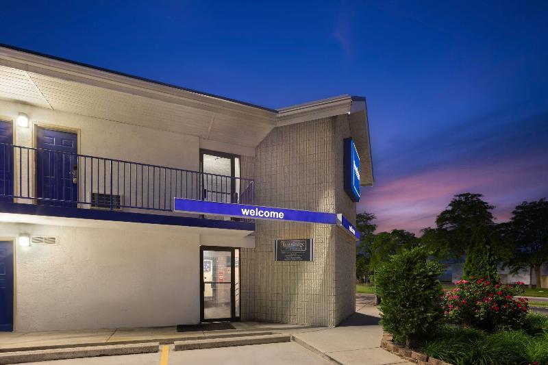 Travelodge By Wyndham Madison Heights Mi - Image 4