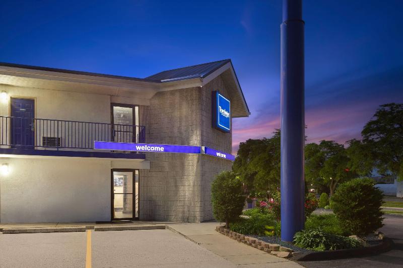 Travelodge By Wyndham Madison Heights Mi - Image 6