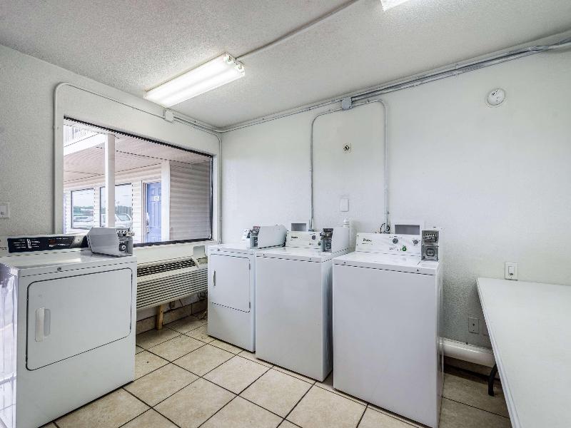 Motel 6 Anniston, AL image