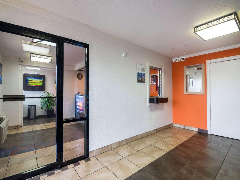 Motel 6 Anniston, AL image