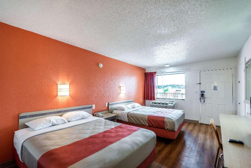 Motel 6 Anniston, AL image