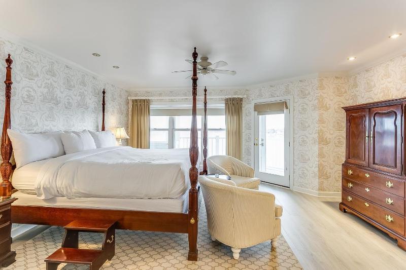 The Geneva Inn image