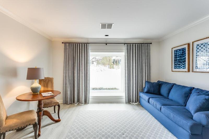 The Geneva Inn image