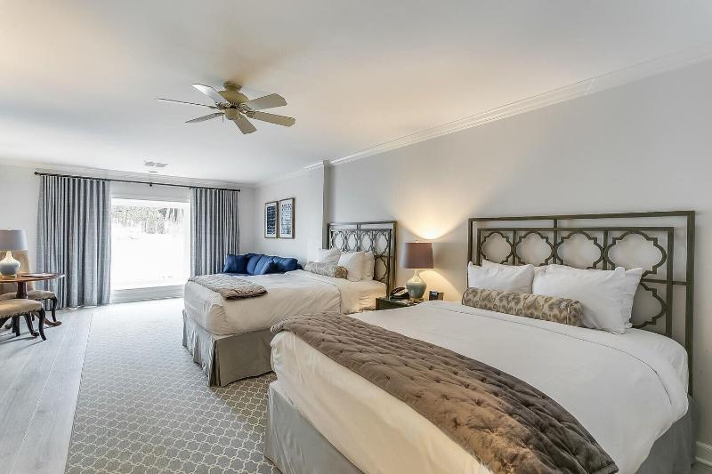 The Geneva Inn image