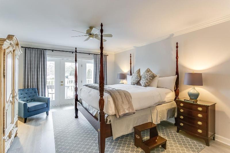 The Geneva Inn image