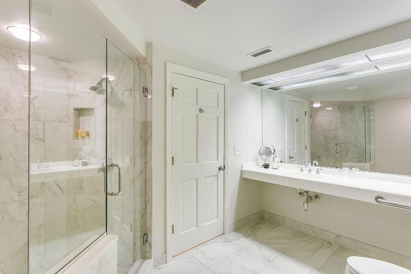The Geneva Inn image