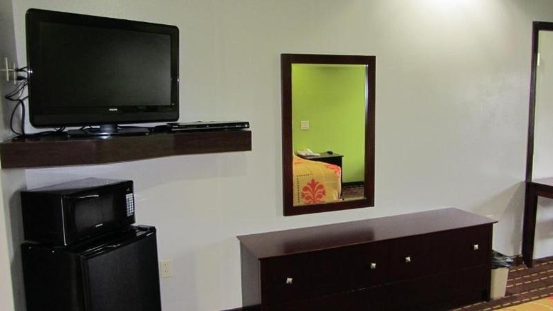 Palace Inn Greenspoint image