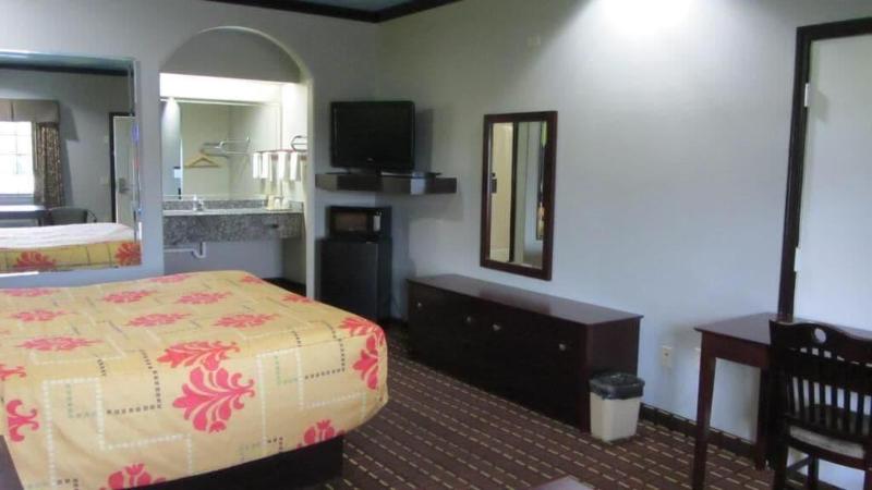 Palace Inn Greenspoint image