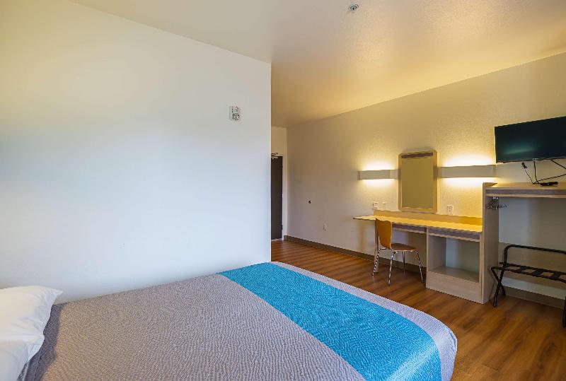 Motel 6 Grand Island, NE image