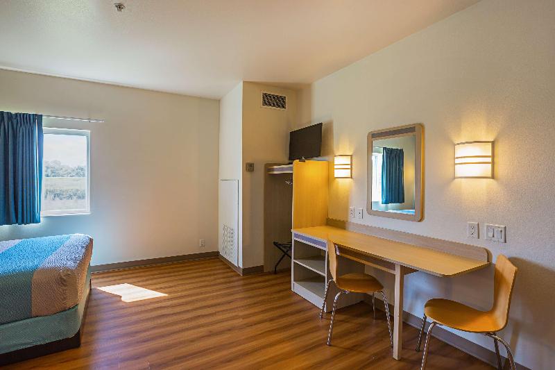 Motel 6 Grand Island, NE image