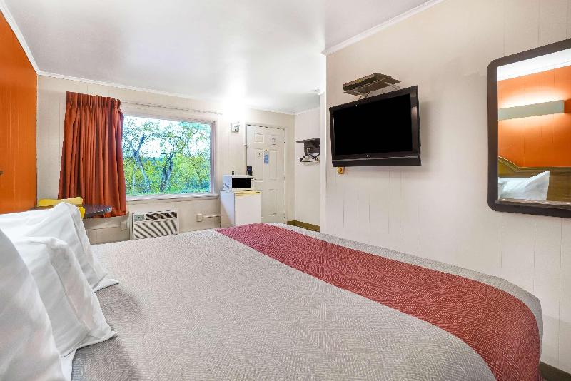 Motel 6 Ilion, NY image