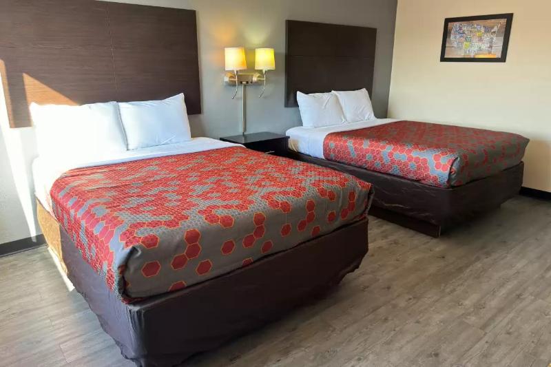 Ember Inn Suites — photo 18