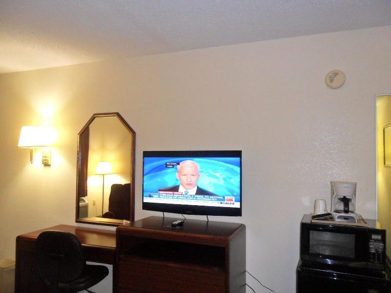 Luxury Inn And Suites image 10