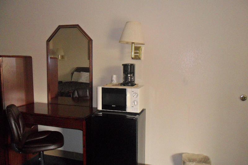 Luxury Inn And Suites image 8