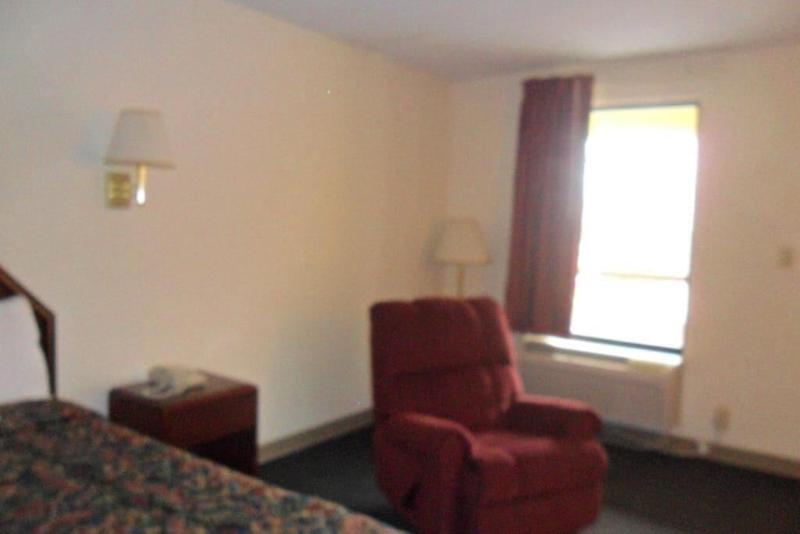 Luxury Inn And Suites image 9
