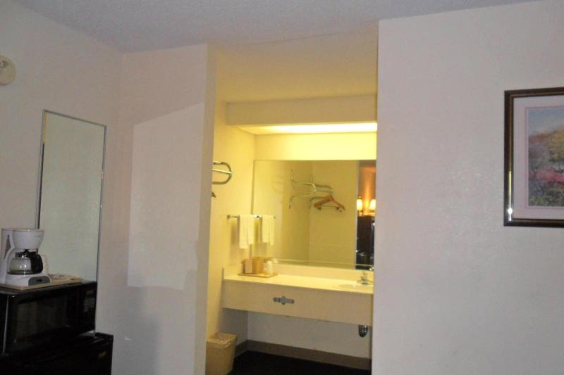 Luxury Inn And Suites image