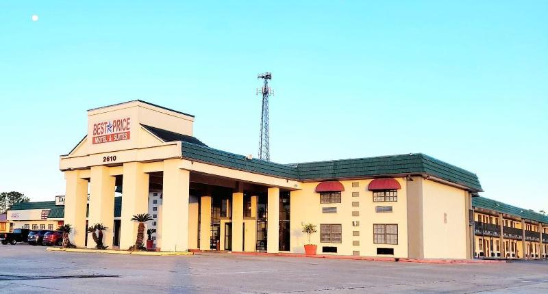 Best Price Motel And Suites image