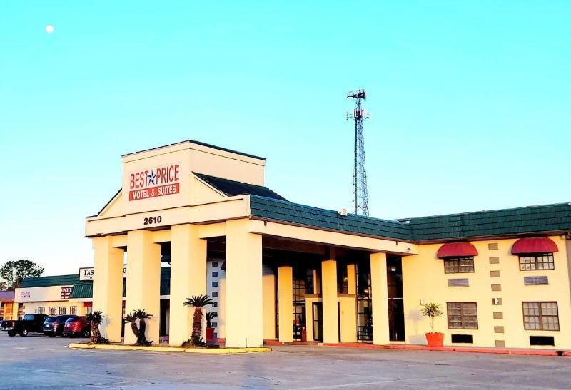 Best Price Motel And Suites image