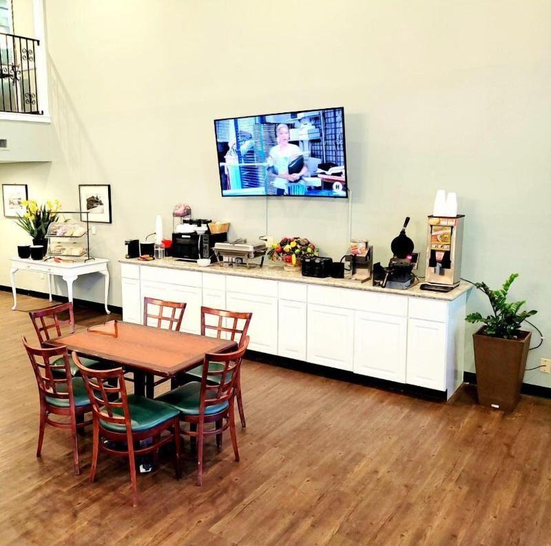 Best Price Motel And Suites image