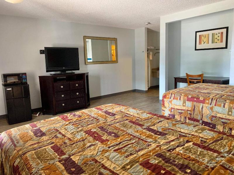 Best Price Motel And Suites image