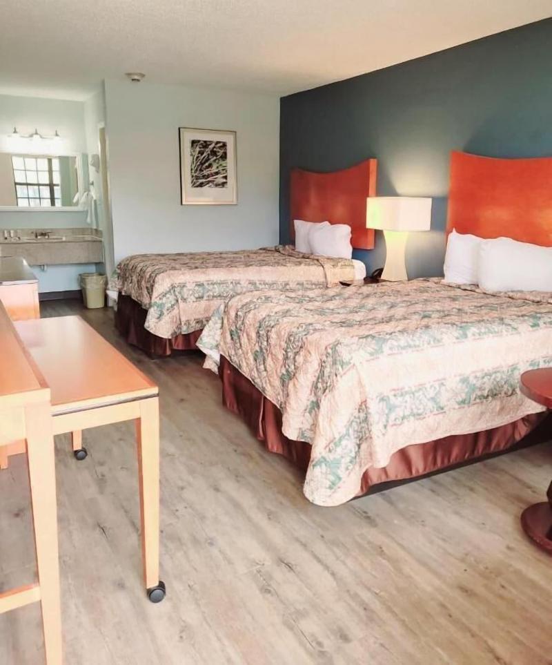Best Price Motel And Suites image