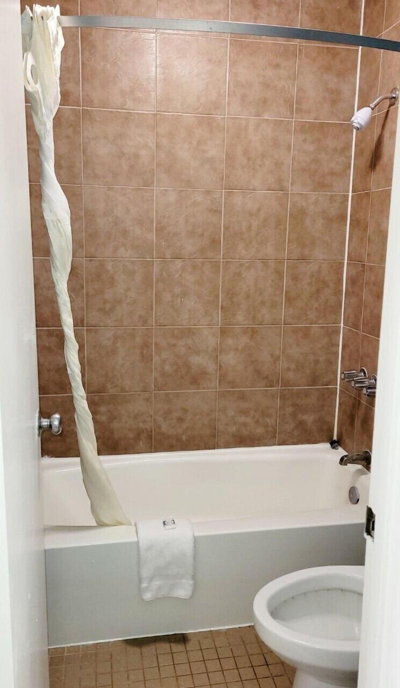 Best Price Motel And Suites image