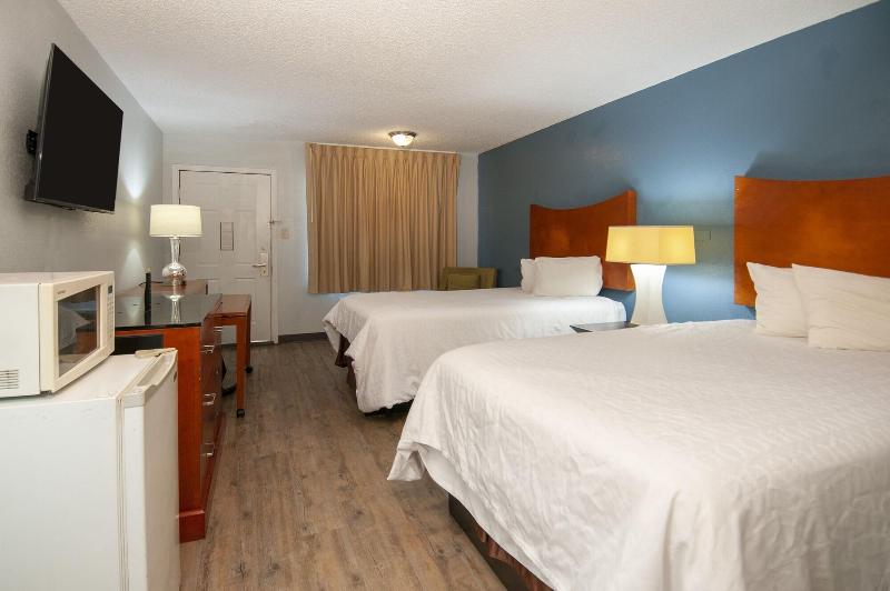 Best Price Motel And Suites image