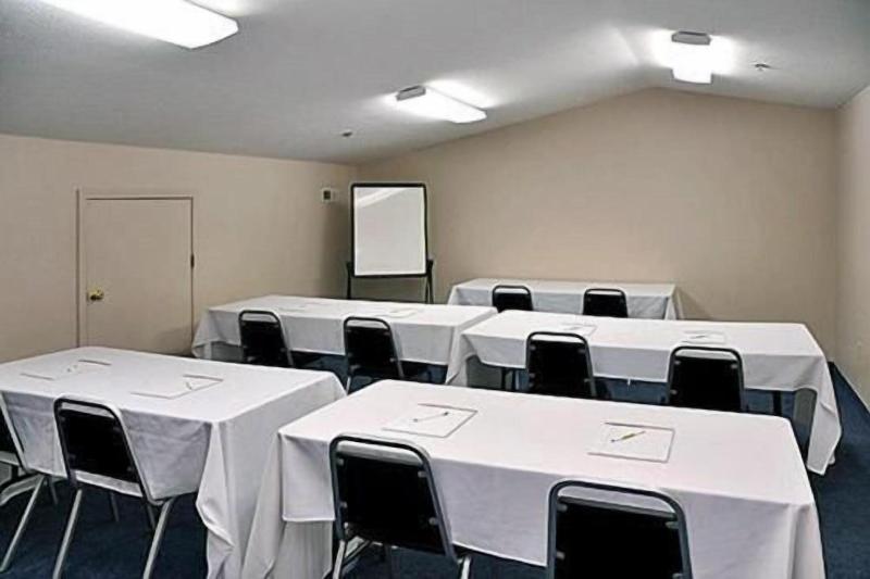 Motel 6 Milan, Oh - Sandusky image