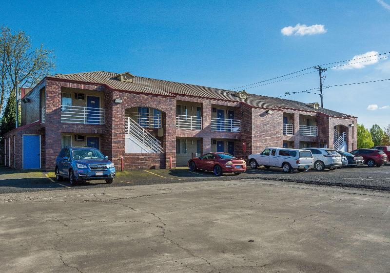 Motel 6 Canby, OR image