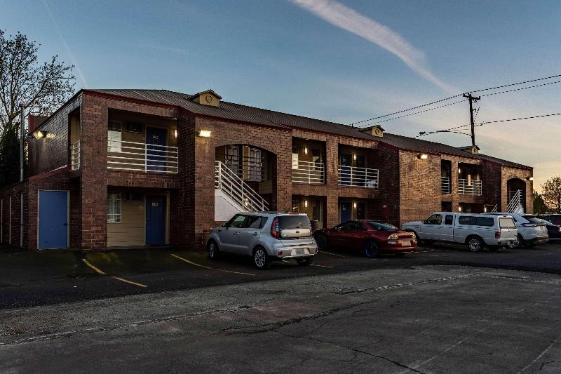 Motel 6 Canby, OR image