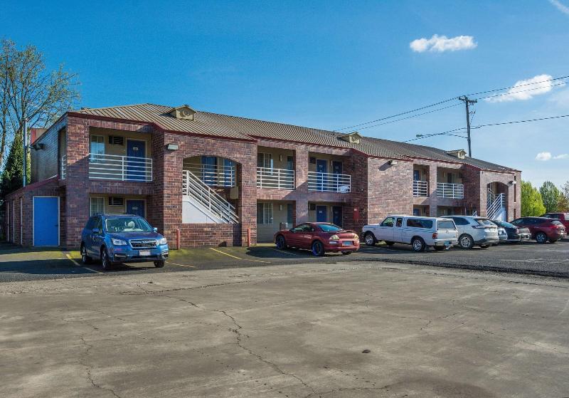Motel 6 Canby, OR image