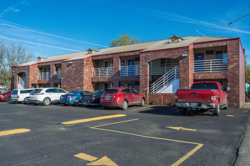 Motel 6 Canby, OR image