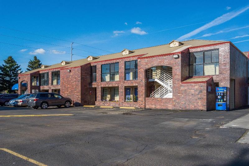 Motel 6 Canby, OR image