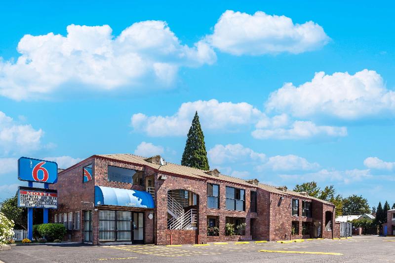 Motel 6 Canby, OR image