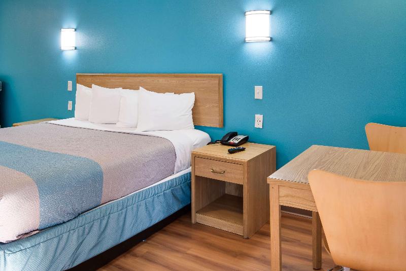 Motel 6 Canby, OR image