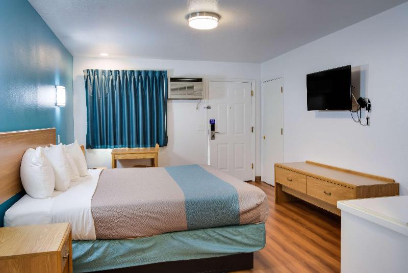 Motel 6 Canby, OR image