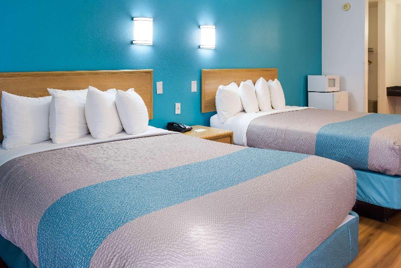 Motel 6 Canby, OR image